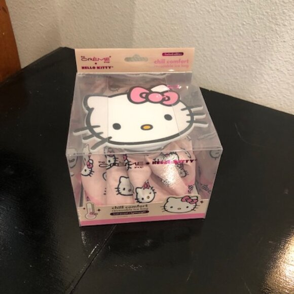 Hello Kitty Themed Reusable Ice Bag - Picture 1 of 6